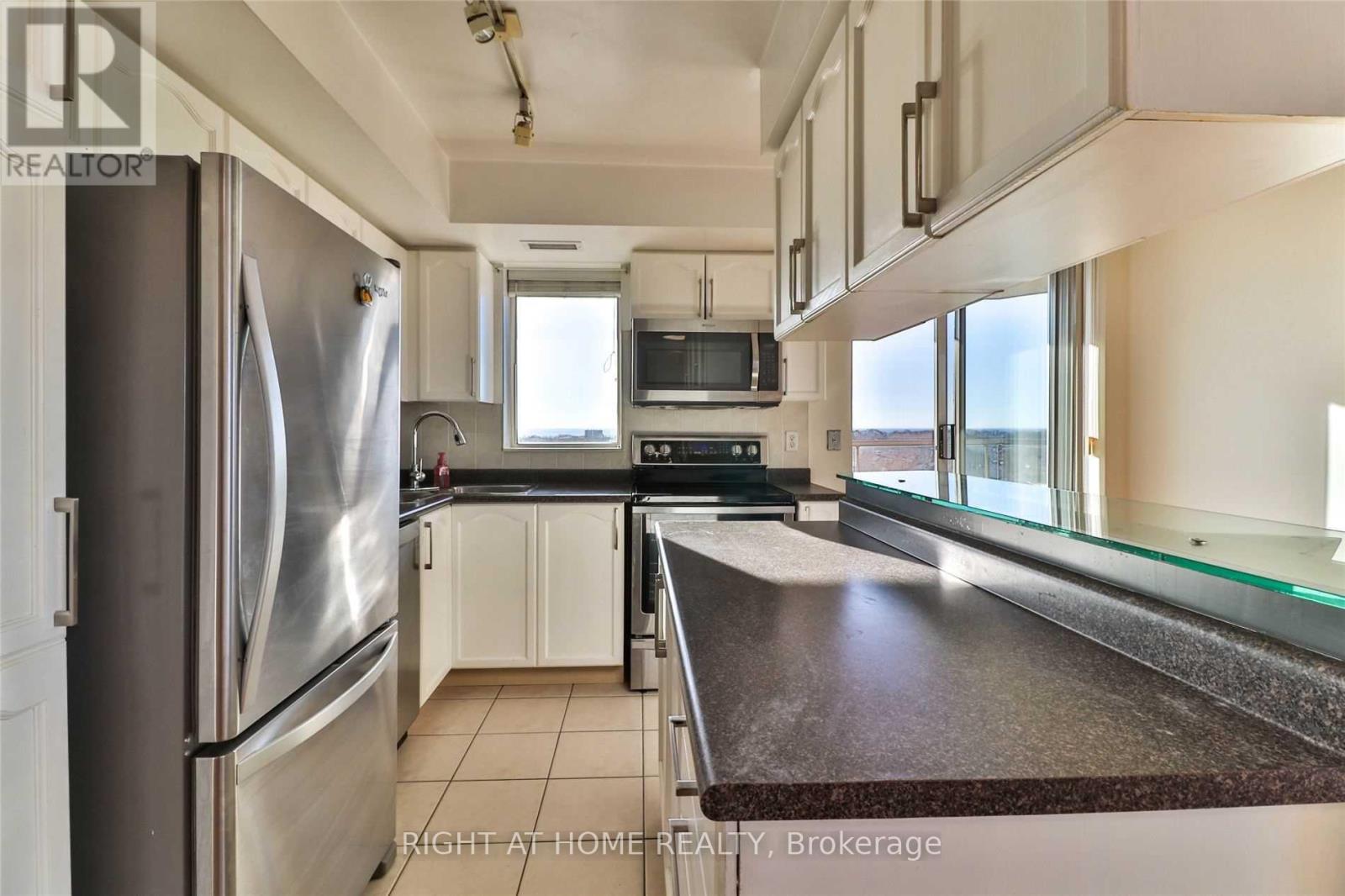 705 - 1140 Parkwest Place, Mississauga, Ontario  L5E 3K9 - Photo 21 - W12341142