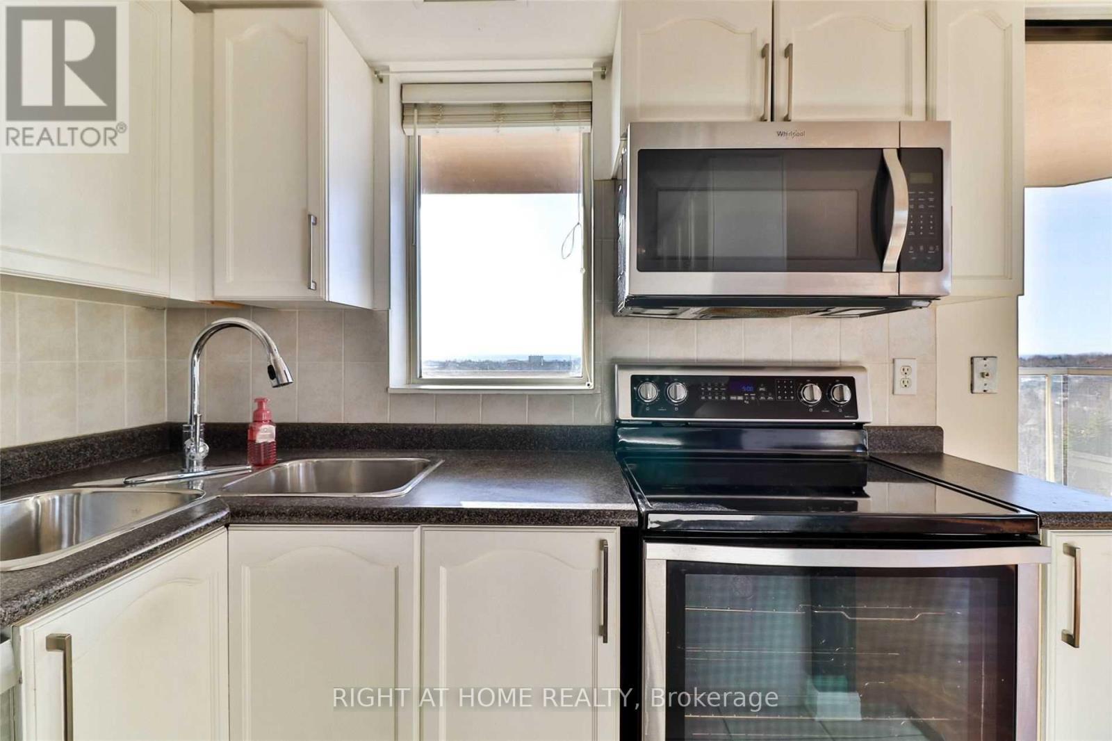 705 - 1140 Parkwest Place, Mississauga, Ontario  L5E 3K9 - Photo 22 - W12341142