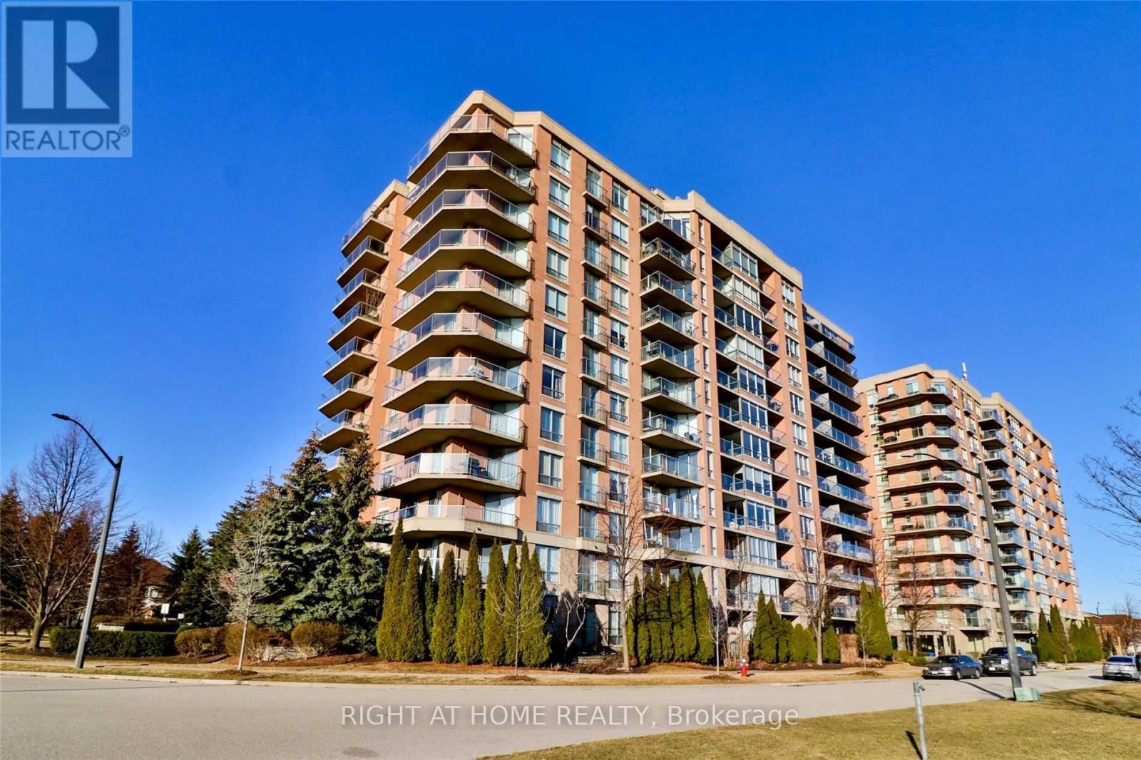 705 - 1140 Parkwest Place, Mississauga, Ontario  L5E 3K9 - Photo 3 - W12341142