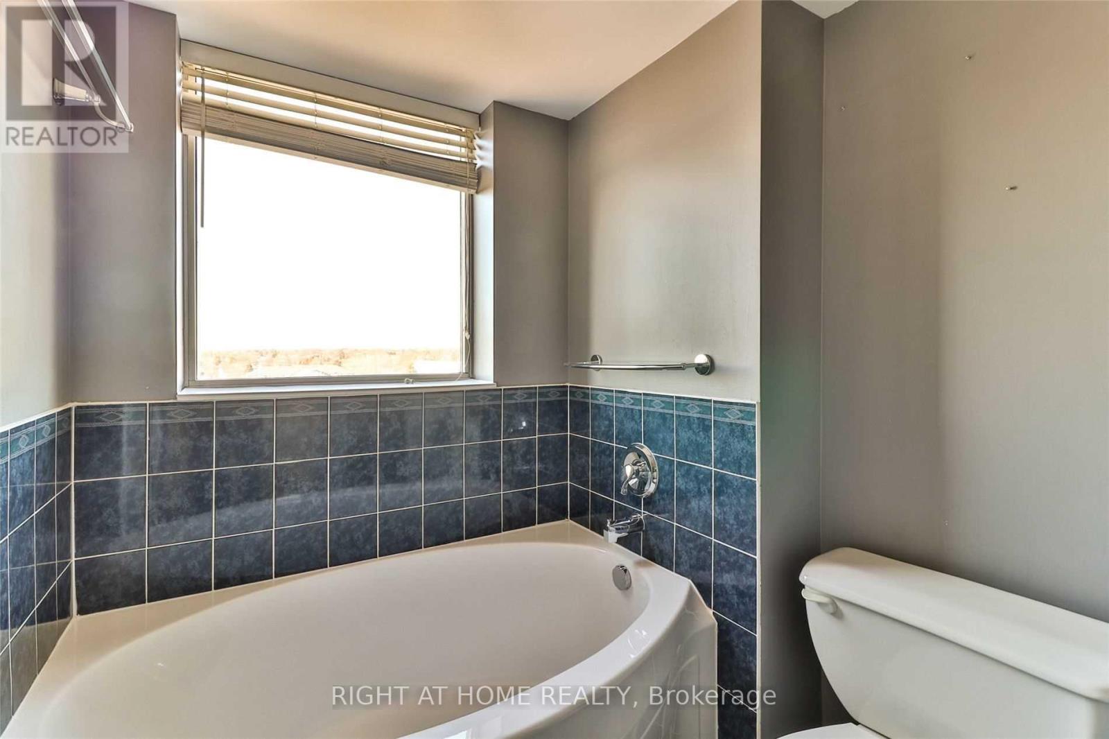 705 - 1140 Parkwest Place, Mississauga, Ontario  L5E 3K9 - Photo 30 - W12341142