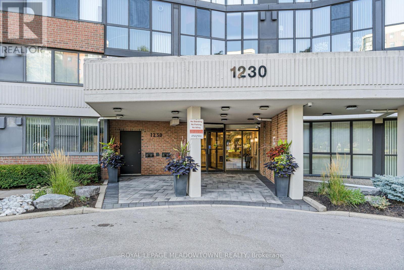 506 - 1230 Marlborough Court, Oakville, Ontario  L6H 3K6 - Photo 4 - W12341277