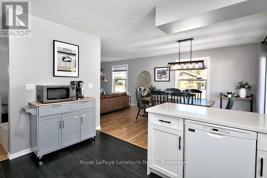 33 Blake Street, Meaford, Ontario  N4L 1E9 - Photo 5 - X12341459