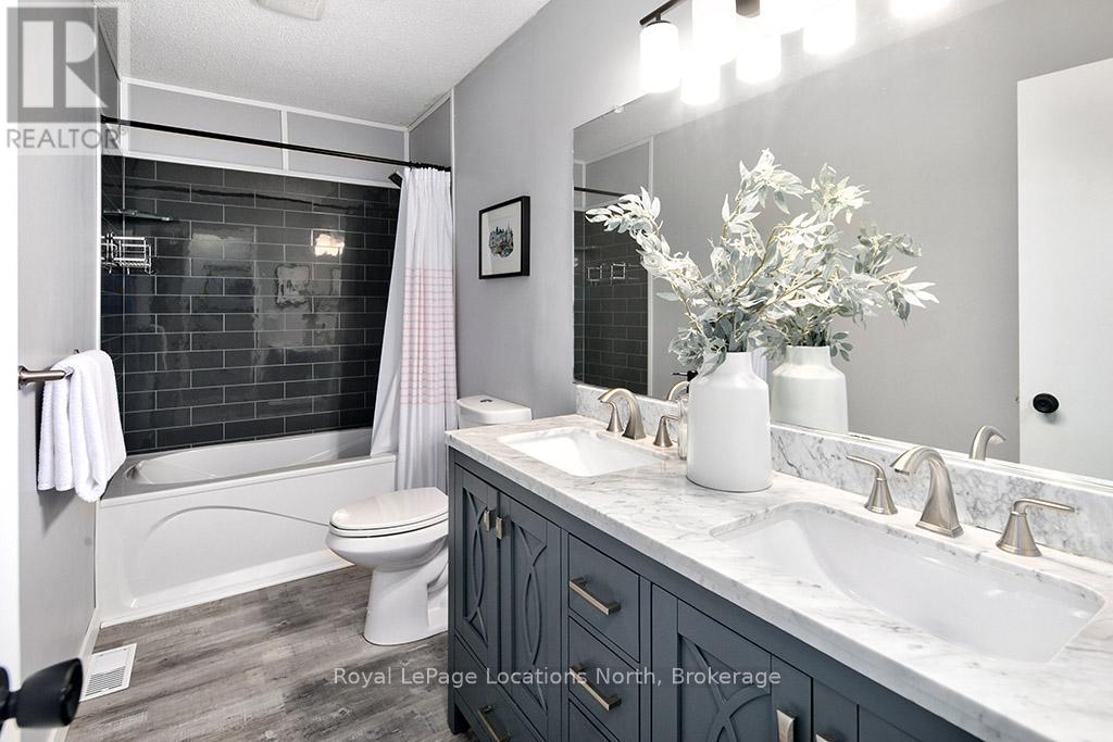 33 Blake Street, Meaford, Ontario  N4L 1E9 - Photo 8 - X12341459