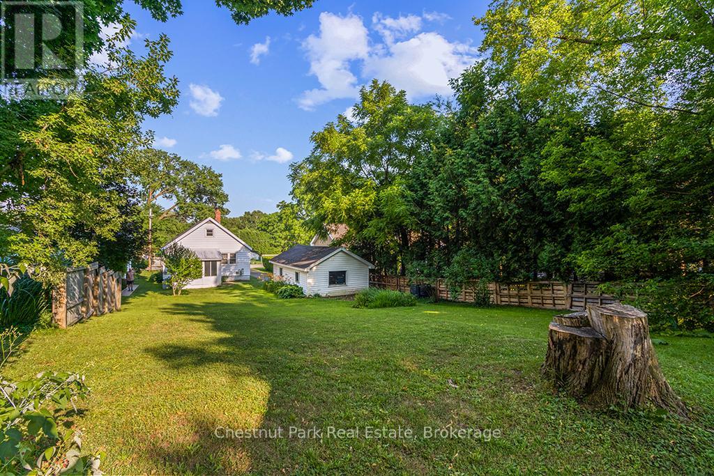 Third picture of 1540 6TH AVENUE W