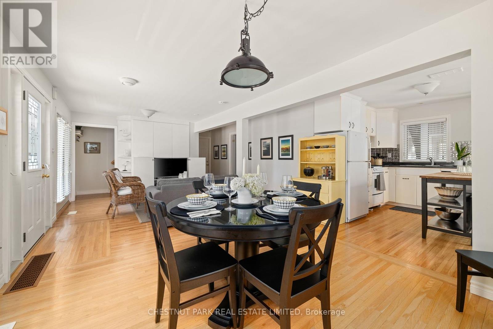 26 East Street, Prince Edward County, Ontario  K0K 2T0 - Photo 12 - X12341510