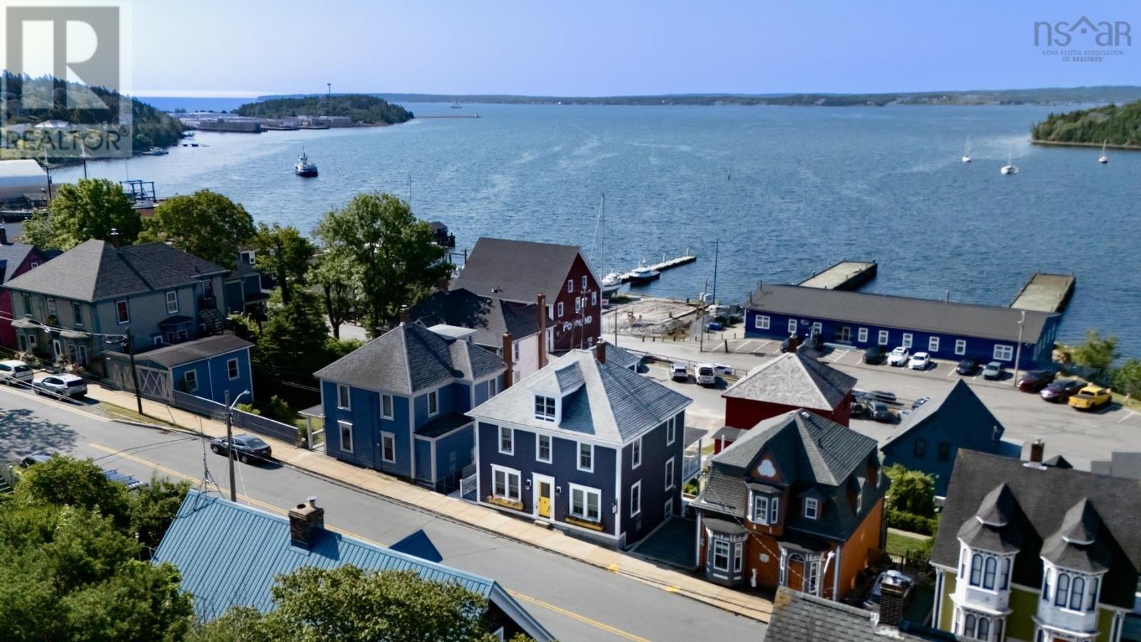 208 Pelham Street, Lunenburg, Nova Scotia  B0J 2C0 - Photo 49 - 202503264