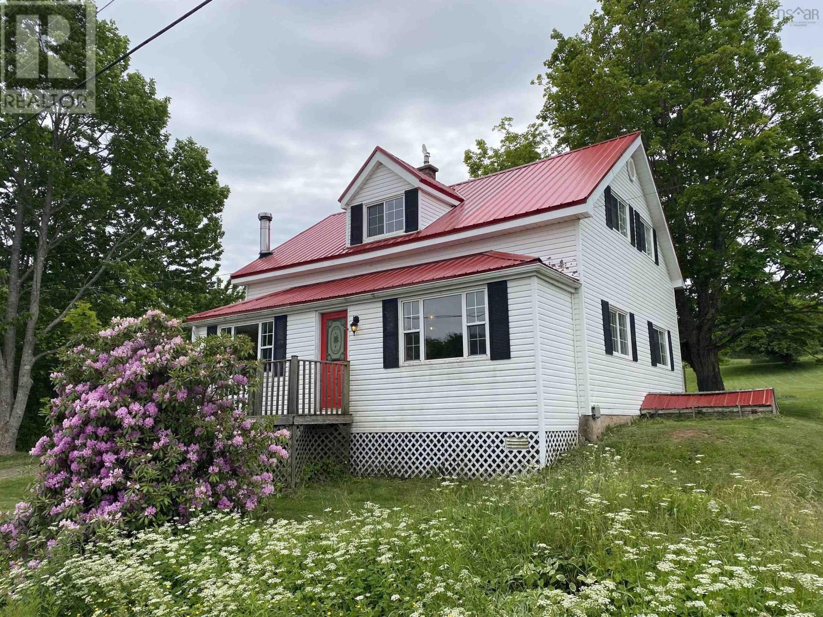 6918 Highway 215, Lower Selma, Nova Scotia  B0N 1T0 - Photo 2 - 202511745