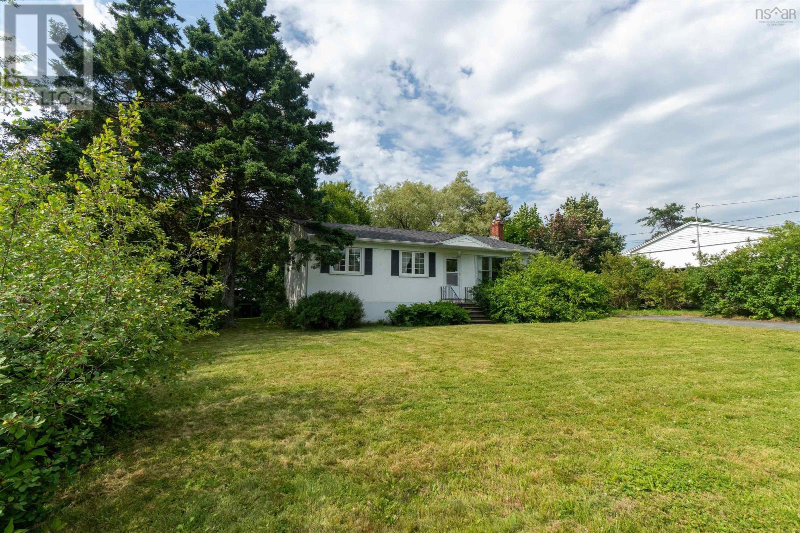 19 Digby Crescent, Dartmouth, Nova Scotia  B2W 2G1 - Photo 2 - 202519360