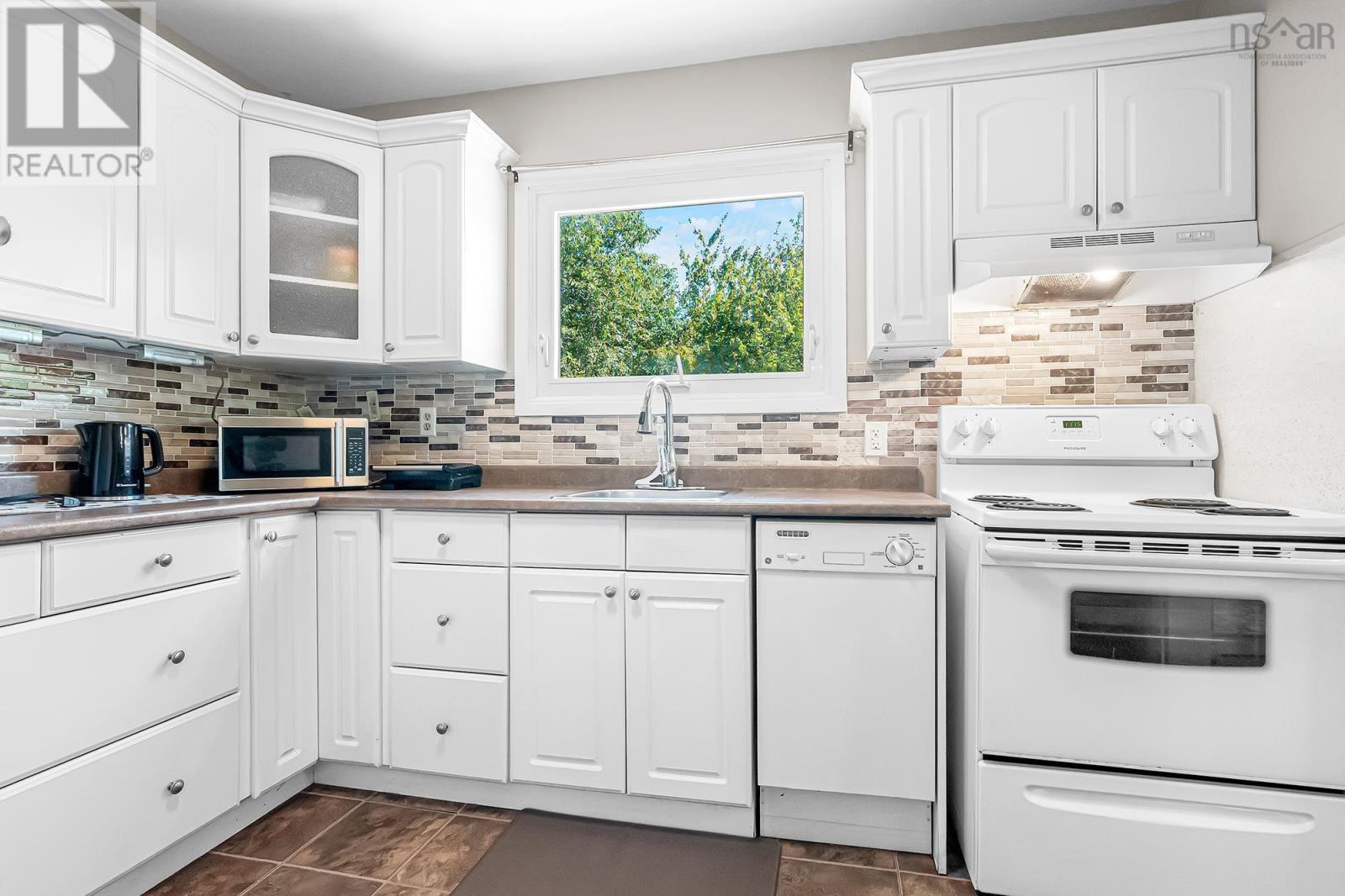 365 Arklow Drive, Cole Harbour, Nova Scotia  B2W 4S1 - Photo 6 - 202520430