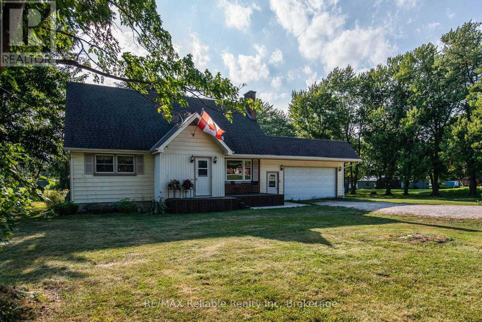 77825 London Road, Central Huron, Ontario  N0M 1L0 - Photo 1 - X12341546
