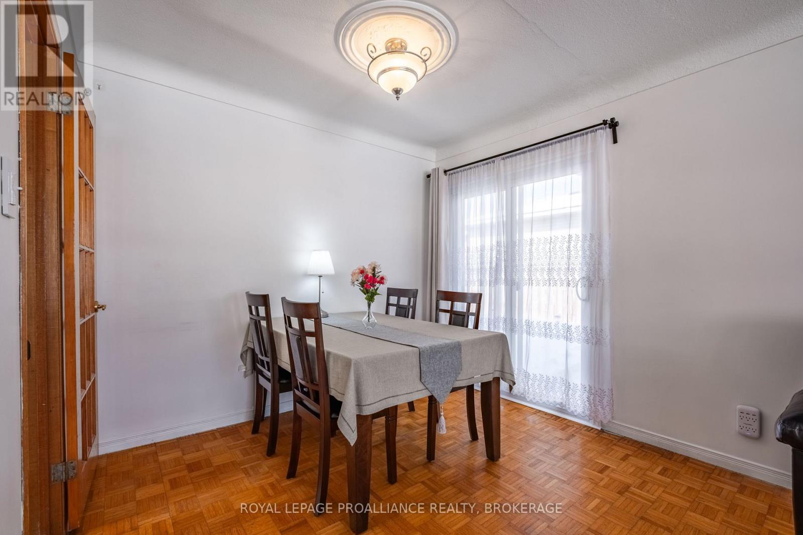 687 Harrow Place, Kingston, Ontario  K7M 5M1 - Photo 10 - X12341616