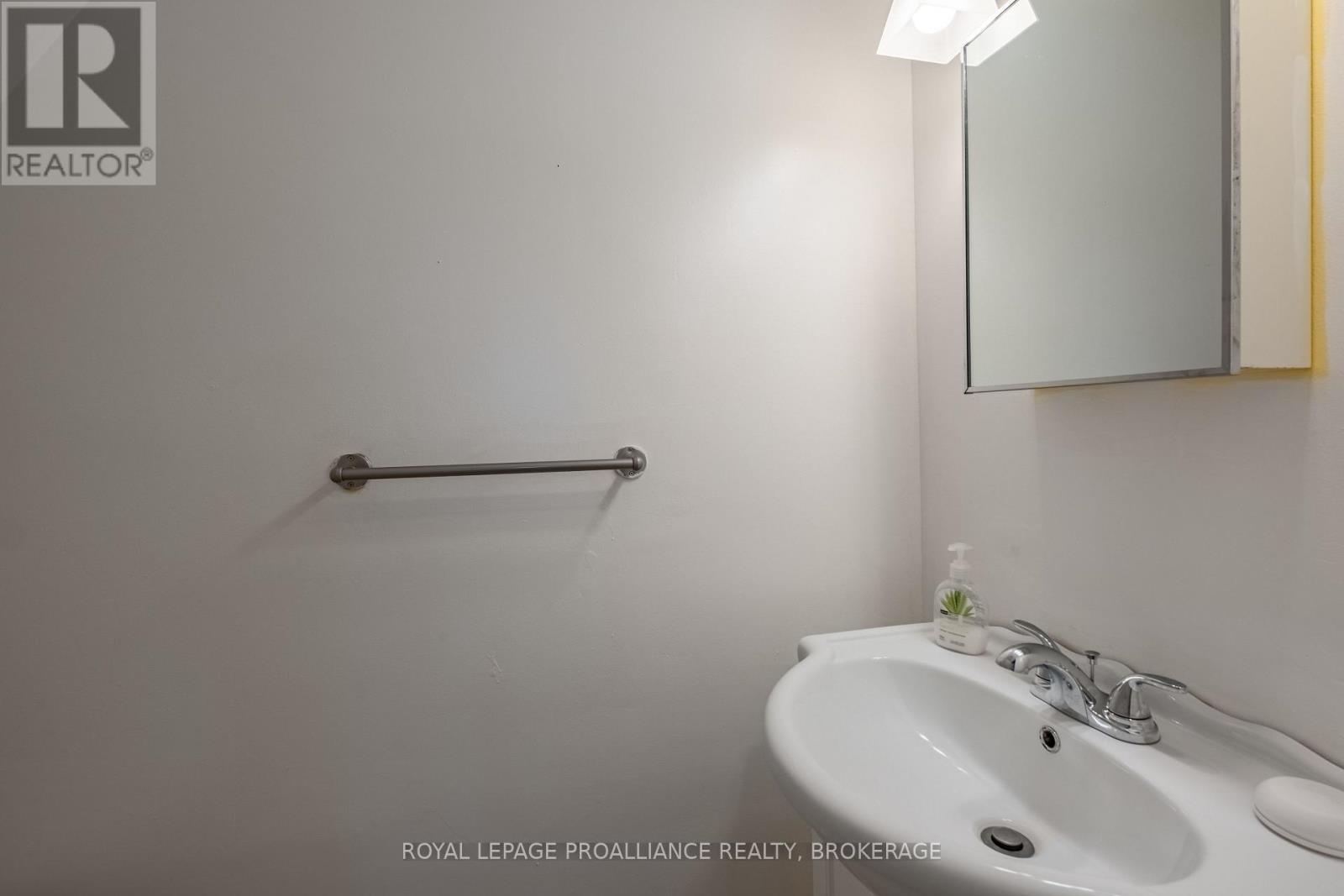 687 Harrow Place, Kingston, Ontario  K7M 5M1 - Photo 27 - X12341616