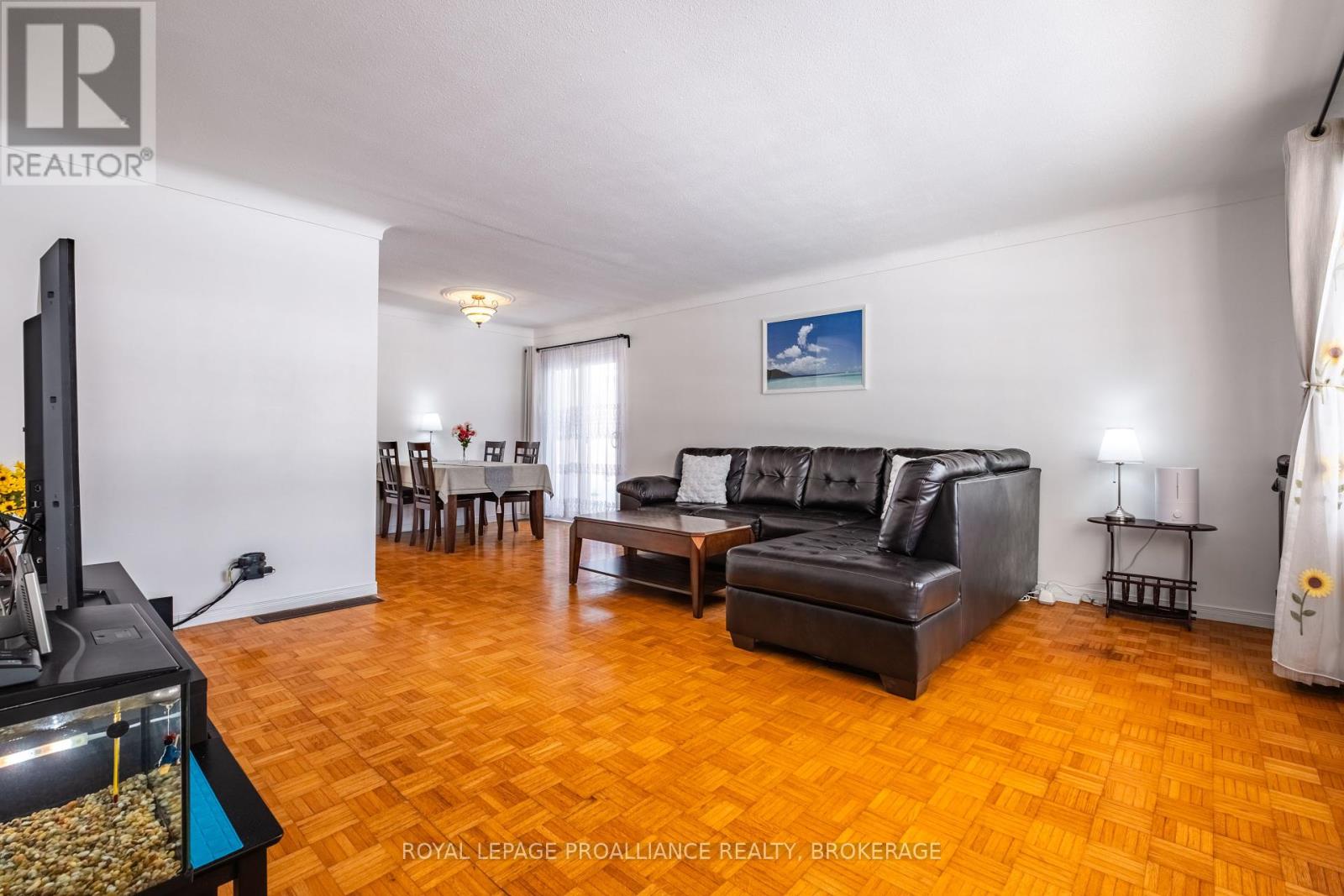 687 Harrow Place, Kingston, Ontario  K7M 5M1 - Photo 8 - X12341616