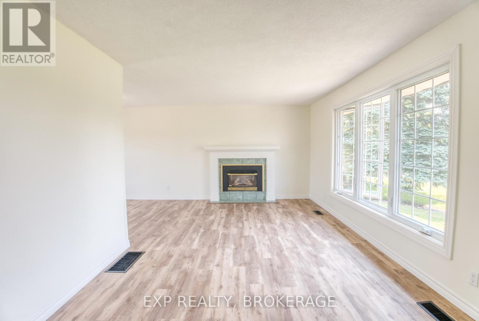 121 Ivy Ridge Road, Prince Edward County, Ontario  K0K 1T0 - Photo 4 - X12341680