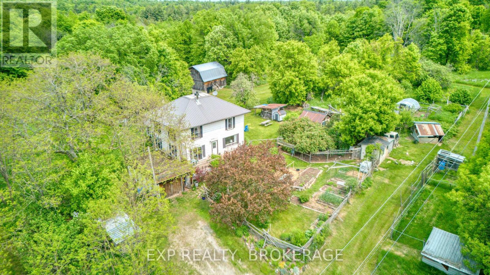 412 MCNAUGHTON ROAD, Tay Valley, Ontario