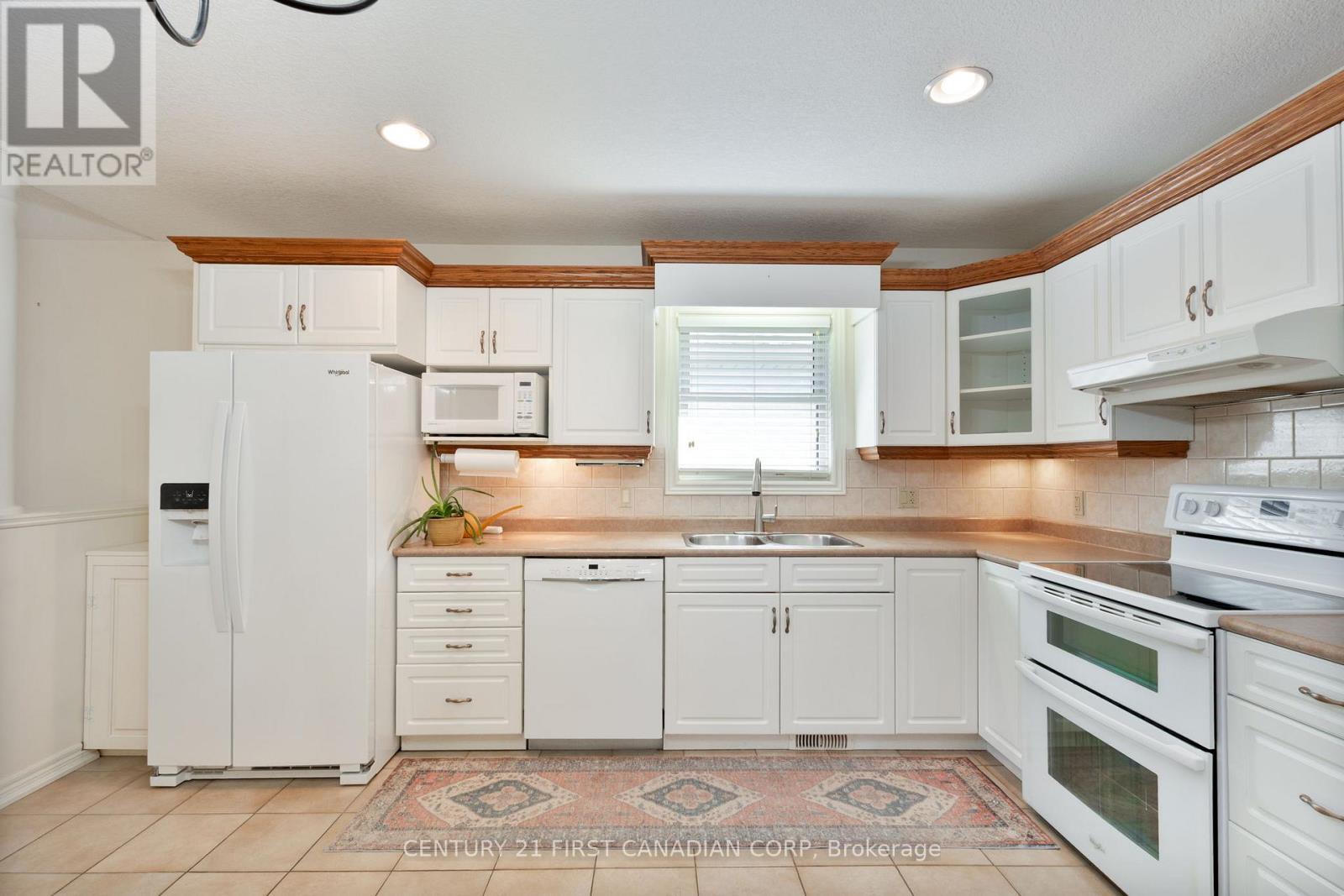 14 - 410 Burwell Road, St. Thomas, Ontario  N5P 4N6 - Photo 7 - X12341552