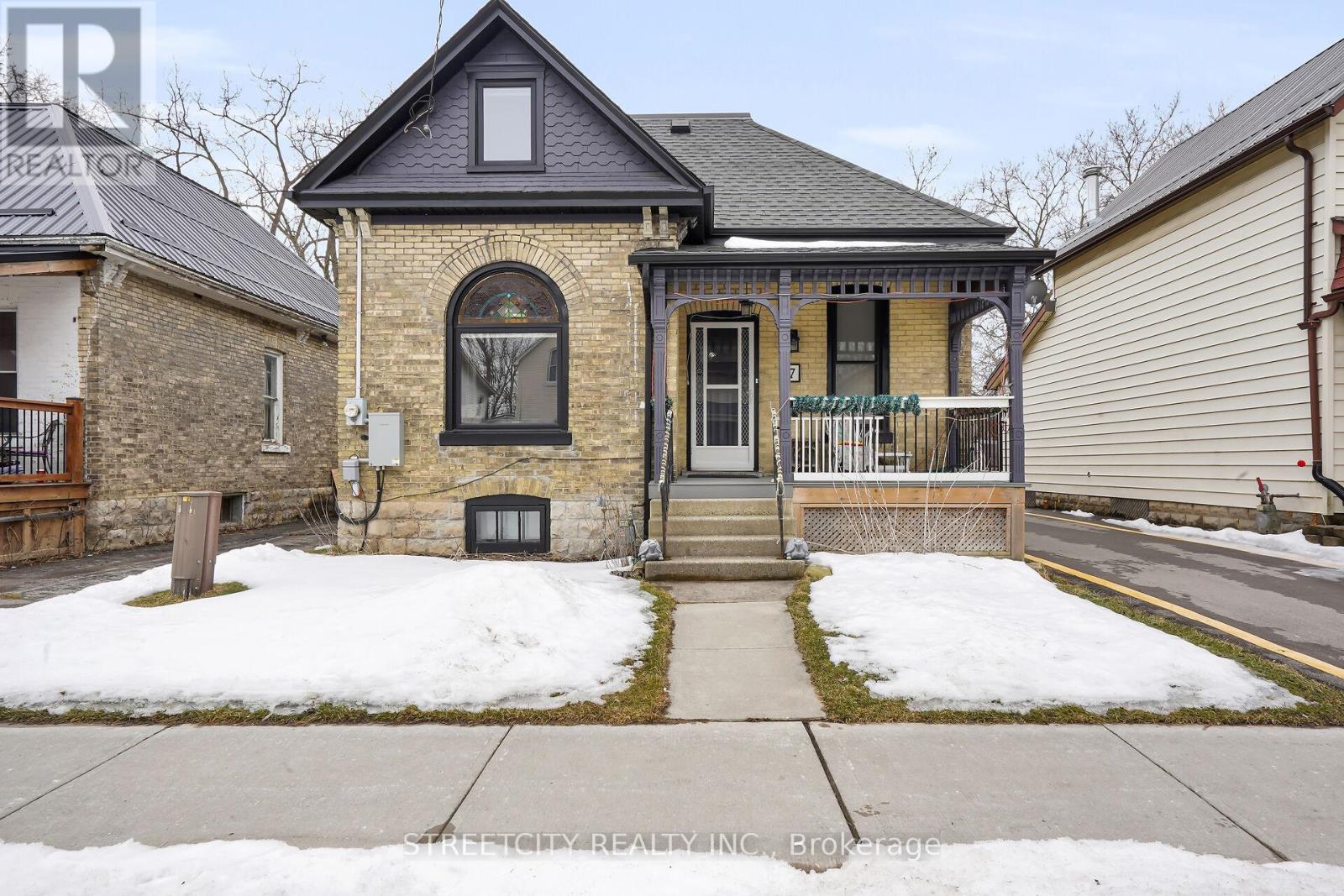 7 Myrtle Street, St. Thomas, Ontario  N5R 2E6 - Photo 1 - X12341697