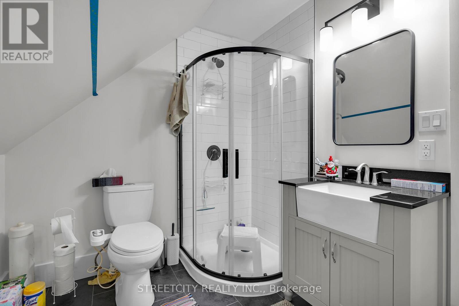 7 Myrtle Street, St. Thomas, Ontario  N5R 2E6 - Photo 31 - X12341697