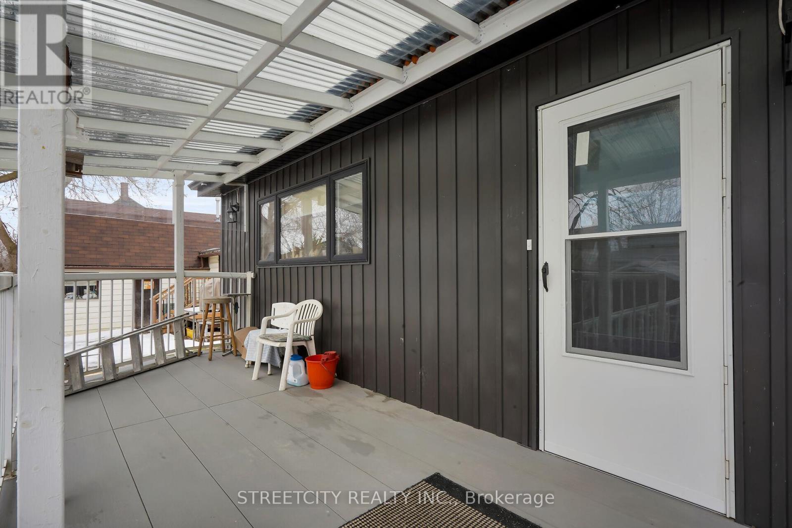 7 Myrtle Street, St. Thomas, Ontario  N5R 2E6 - Photo 32 - X12341697