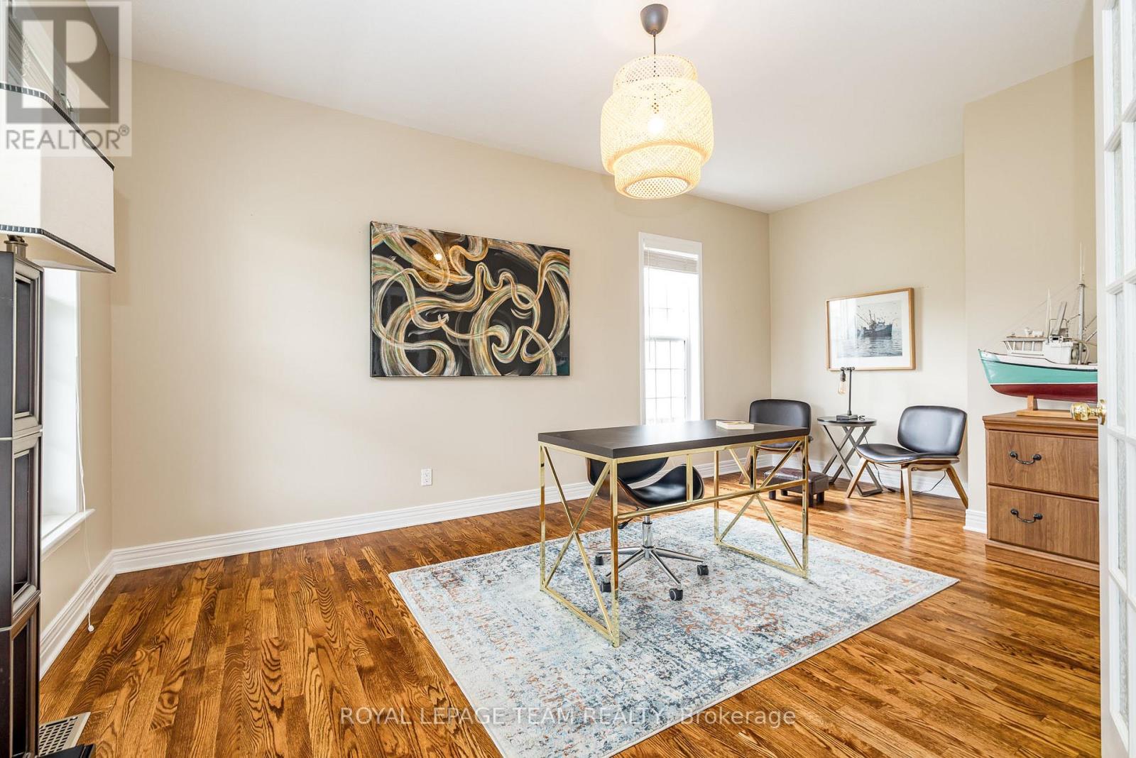 10 Beechgrove Gardens, Ottawa, Ontario  K2S 1W5 - Photo 17 - X12341642