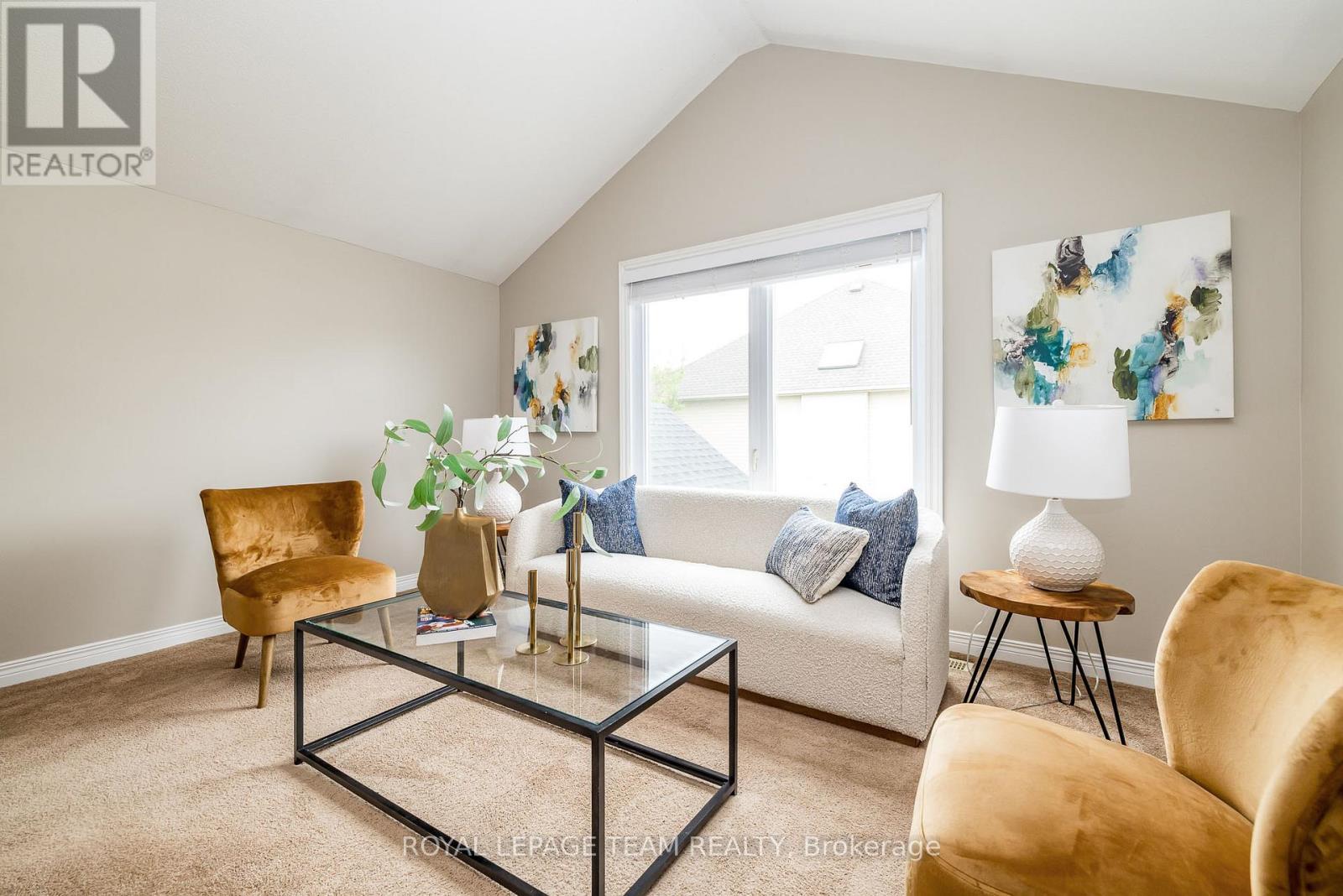 10 Beechgrove Gardens, Ottawa, Ontario  K2S 1W5 - Photo 29 - X12341642