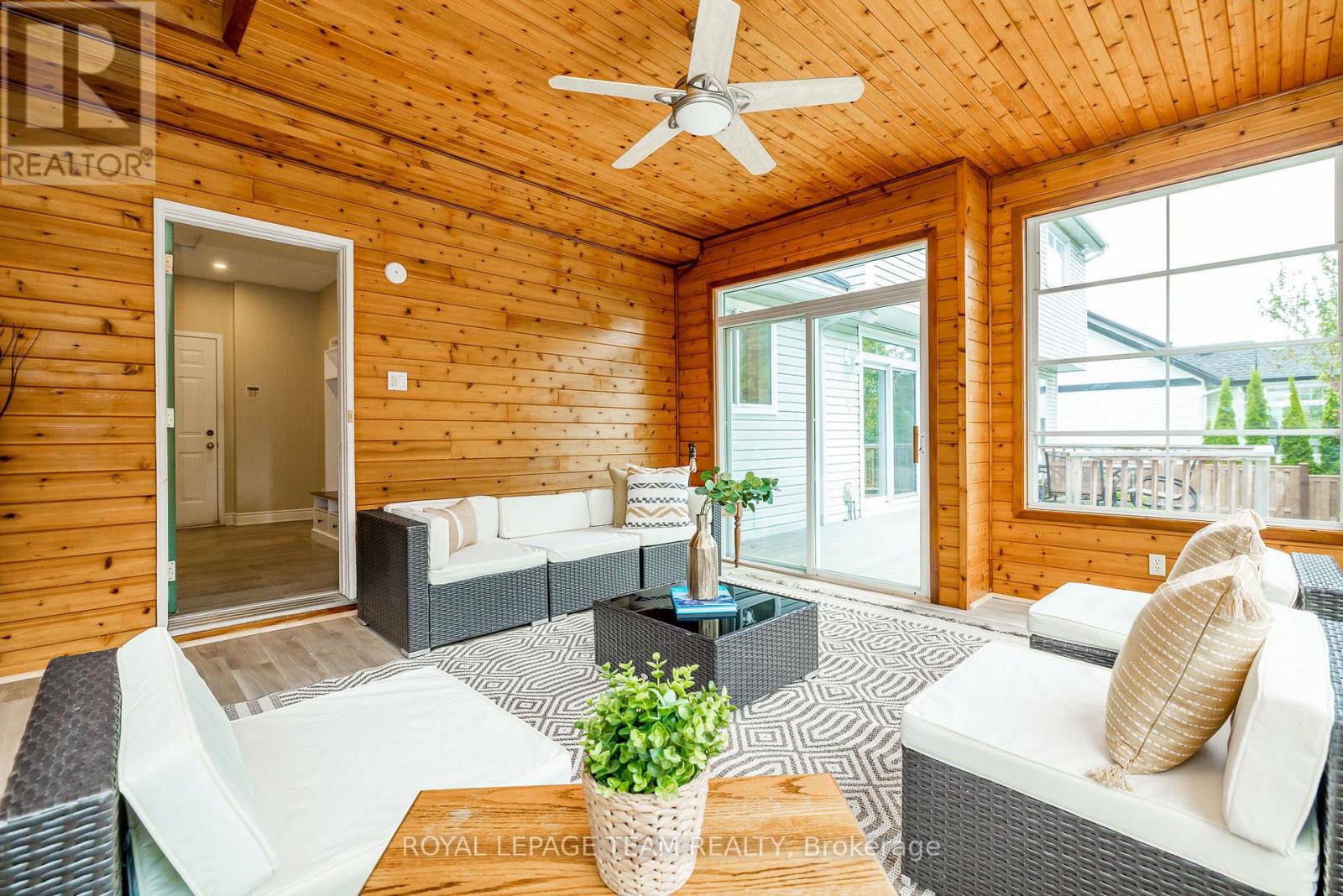 10 Beechgrove Gardens, Ottawa, Ontario  K2S 1W5 - Photo 39 - X12341642