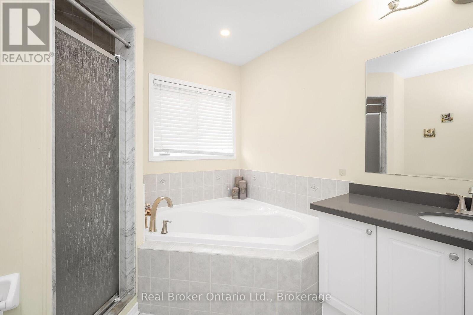 2458 Postmaster Drive, Oakville, Ontario  L6M 5A8 - Photo 25 - W12341643