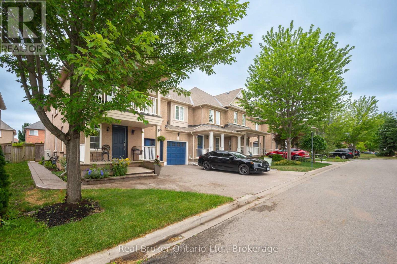 2458 Postmaster Drive, Oakville, Ontario  L6M 5A8 - Photo 4 - W12341643