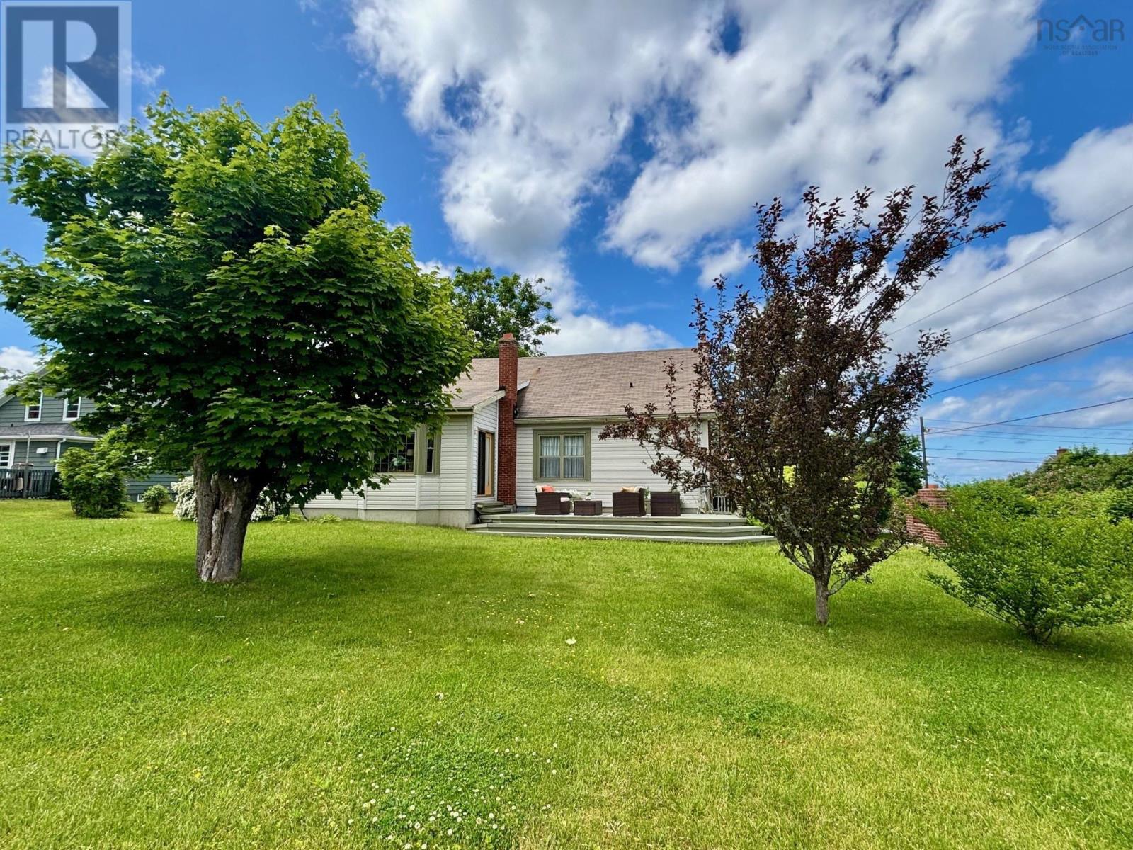 650 George Street, New Waterford, Nova Scotia  B1H 4E6 - Photo 7 - 202516358