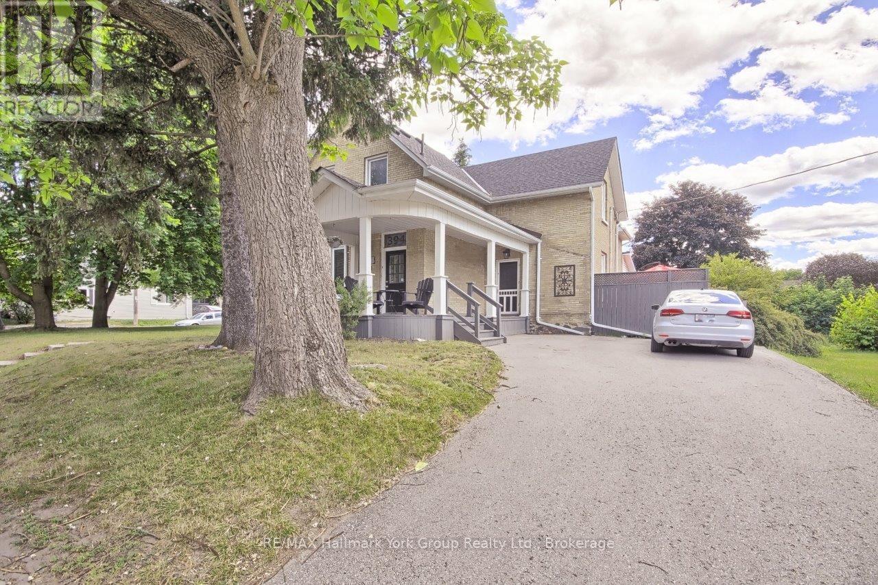 394 Eagle Street, Newmarket, Ontario  L3Y 1K4 - Photo 4 - N12332290