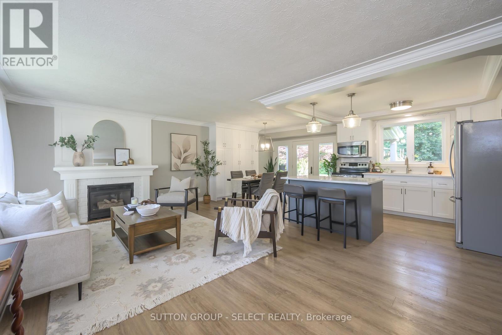 Property at 198 BYRON AVENUE image 3