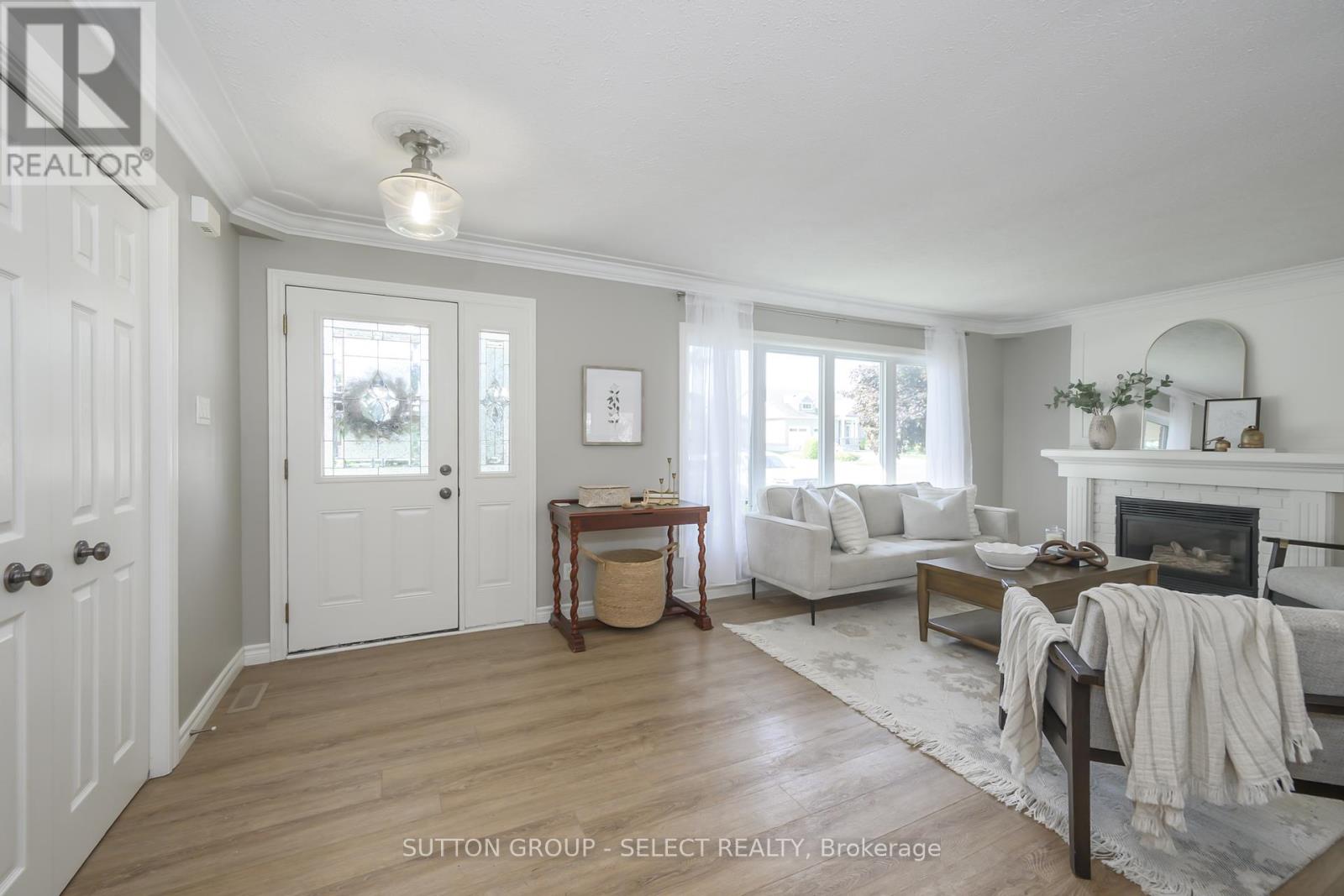 Property at 198 BYRON AVENUE image 4