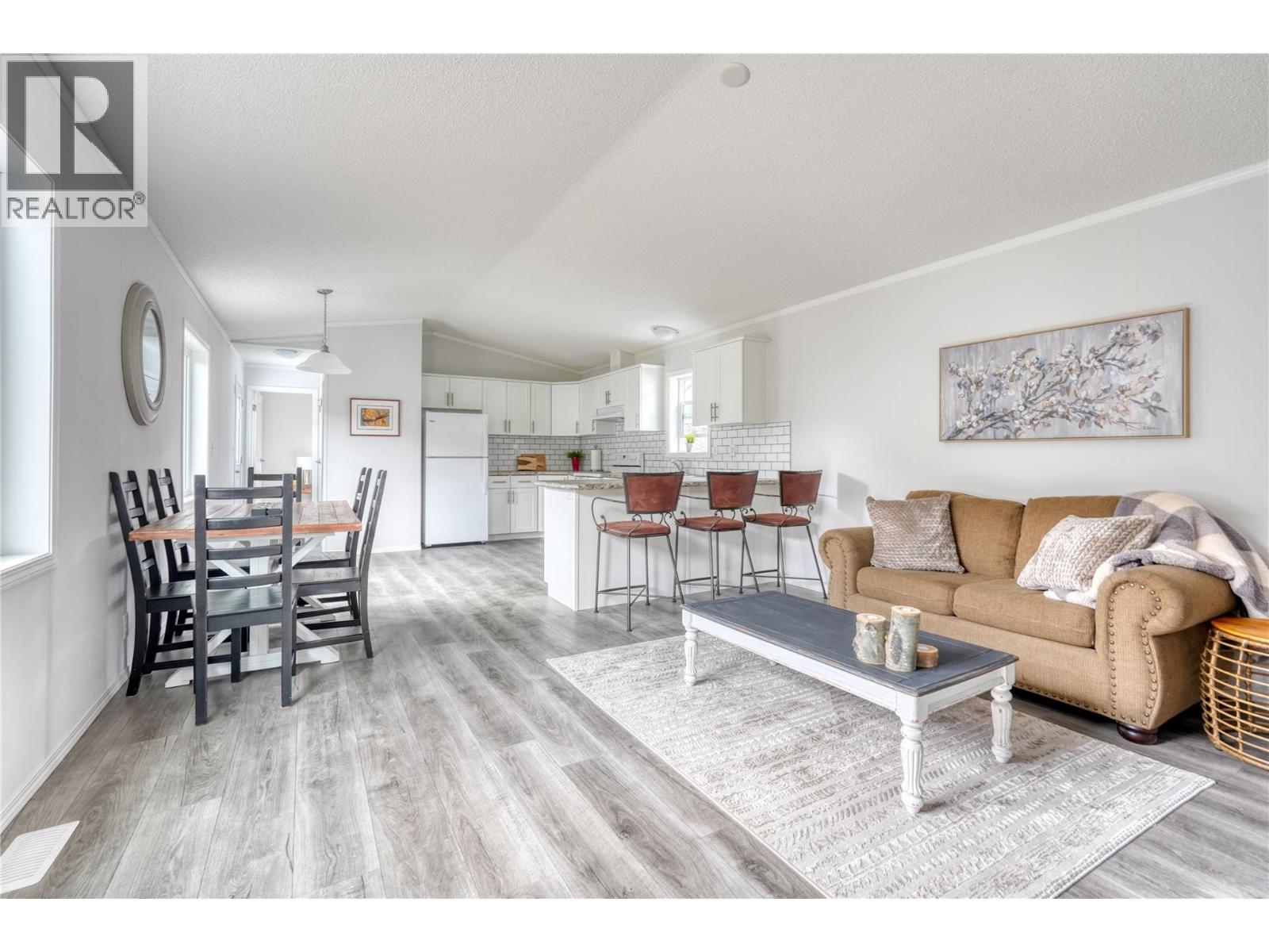 721 6th Avenue, Keremeos, British Columbia  V0X 1N3 - Photo 3 - 10359283