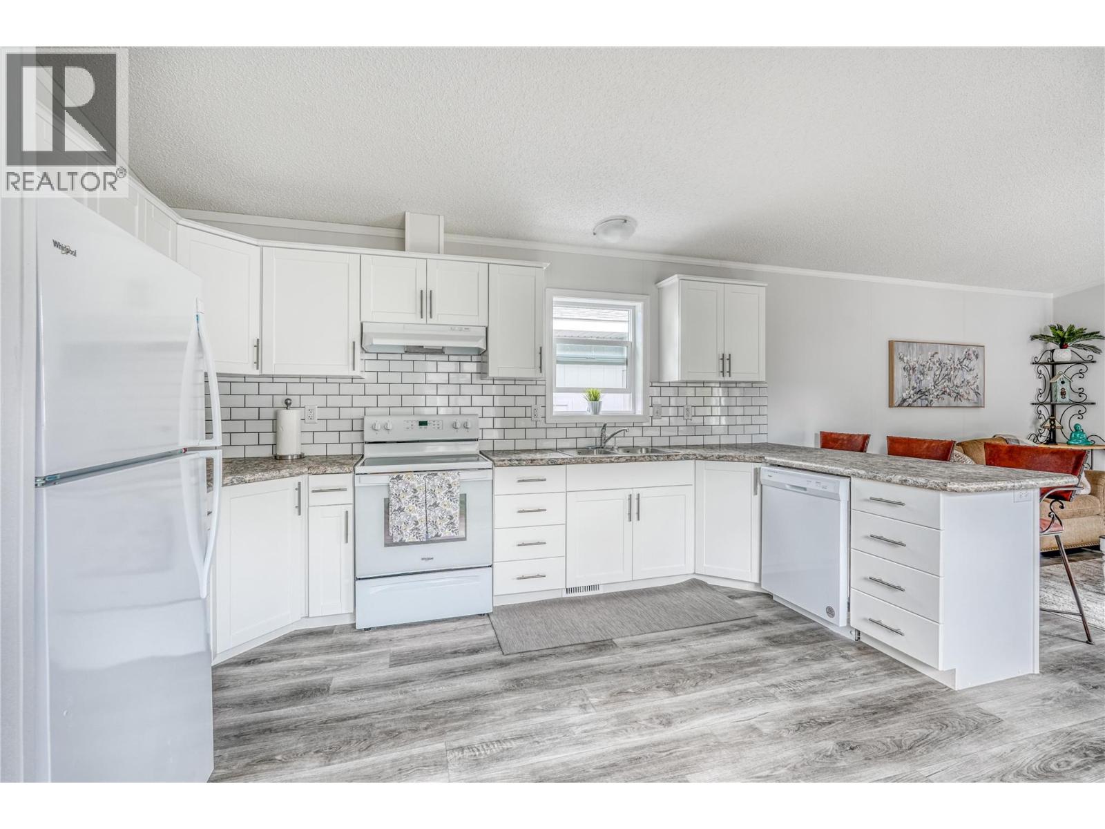 721 6th Avenue, Keremeos, British Columbia  V0X 1N3 - Photo 6 - 10359283