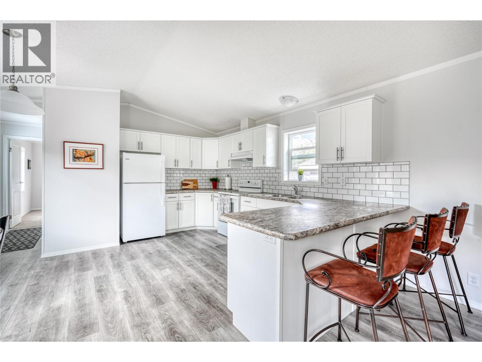 721 6th Avenue, Keremeos, British Columbia  V0X 1N3 - Photo 5 - 10359283
