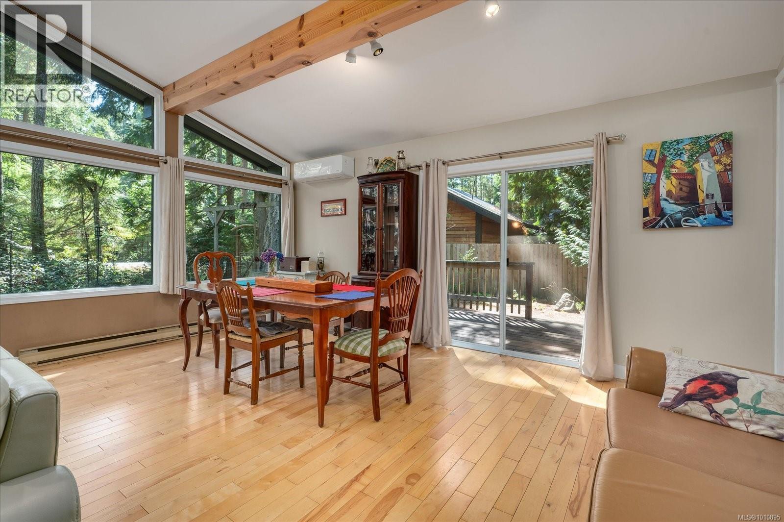 Property at 260 Malaspina Dr image 4