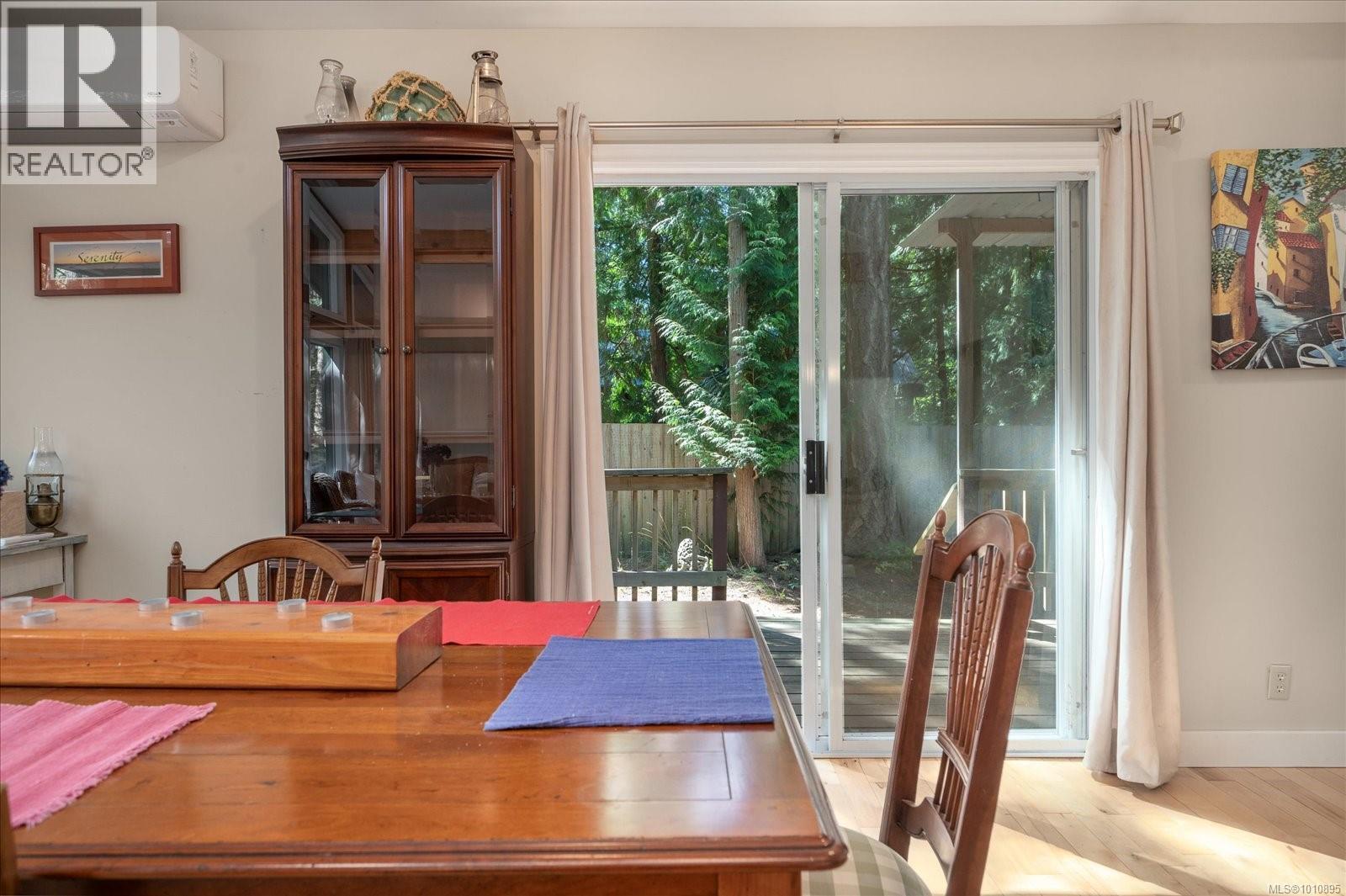 Property at 260 Malaspina Dr image 5