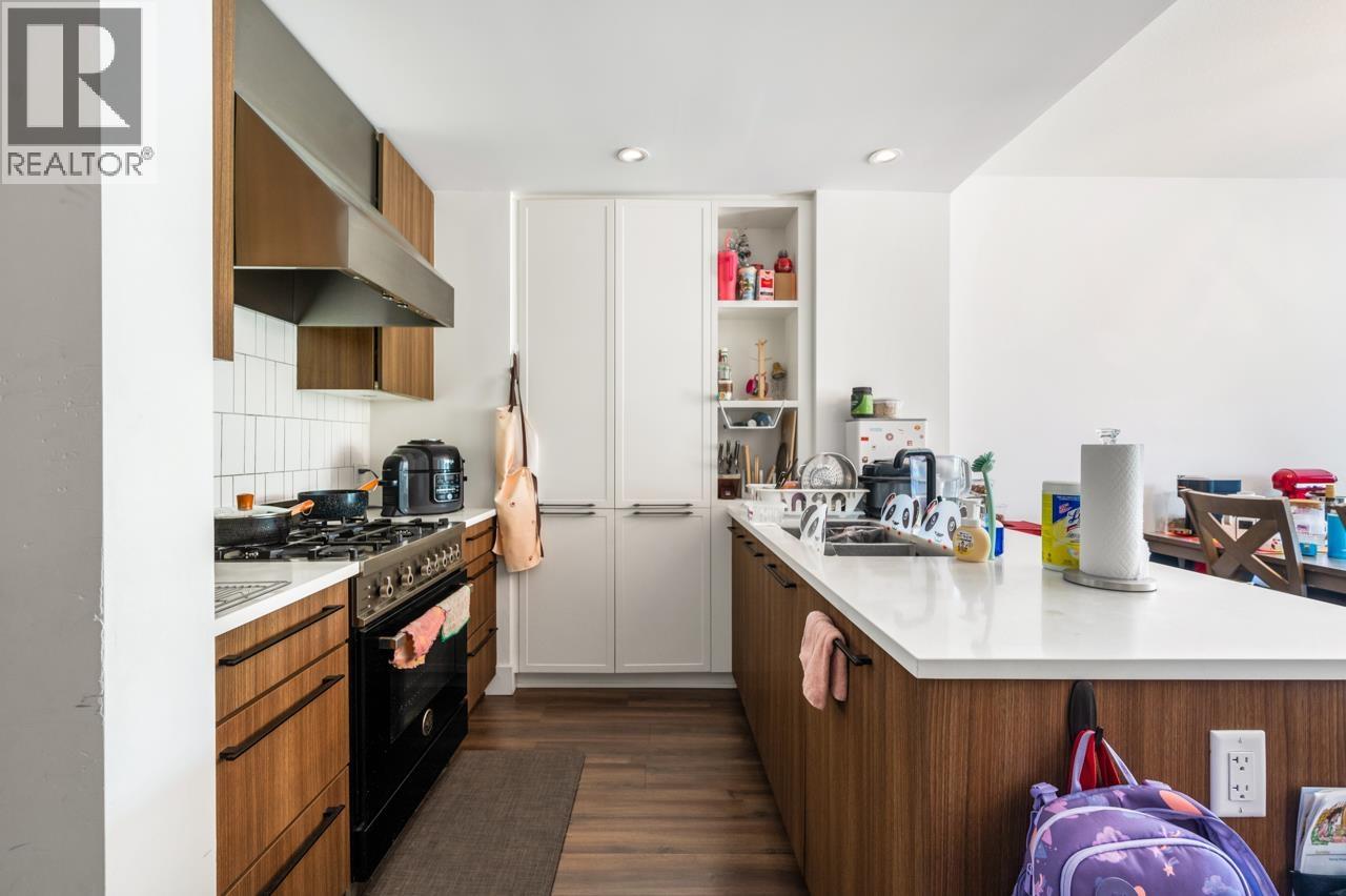 205 6933 Cambie Street, Vancouver, British Columbia  V6P 0J1 - Photo 3 - R3035834