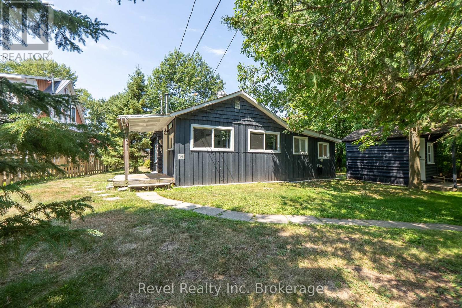 Property at 14 AND 120-121 MOWAT CRESCENT image 2