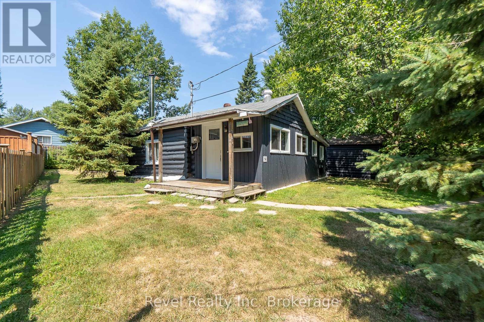 Property at 14 AND 120-121 MOWAT CRESCENT image 4