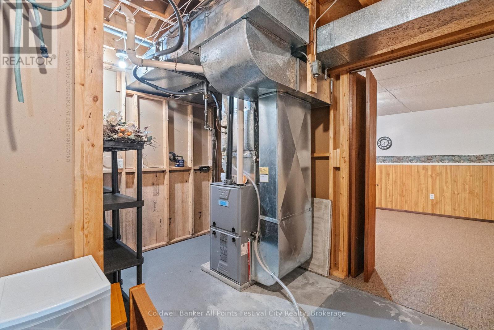 215 Bennett Street E, Goderich, Ontario  N7A 1A8 - Photo 34 - X12341704