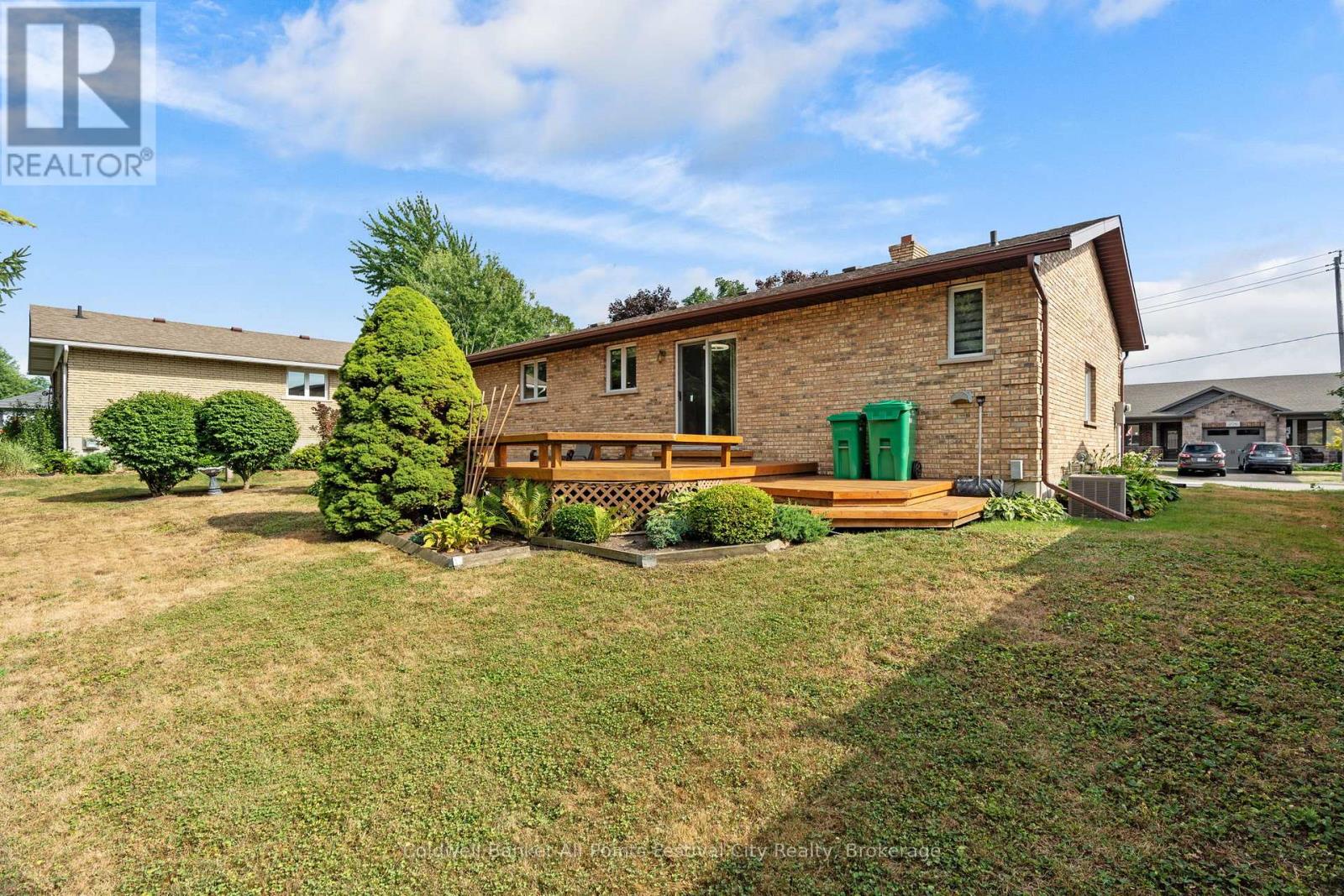 215 Bennett Street E, Goderich, Ontario  N7A 1A8 - Photo 39 - X12341704