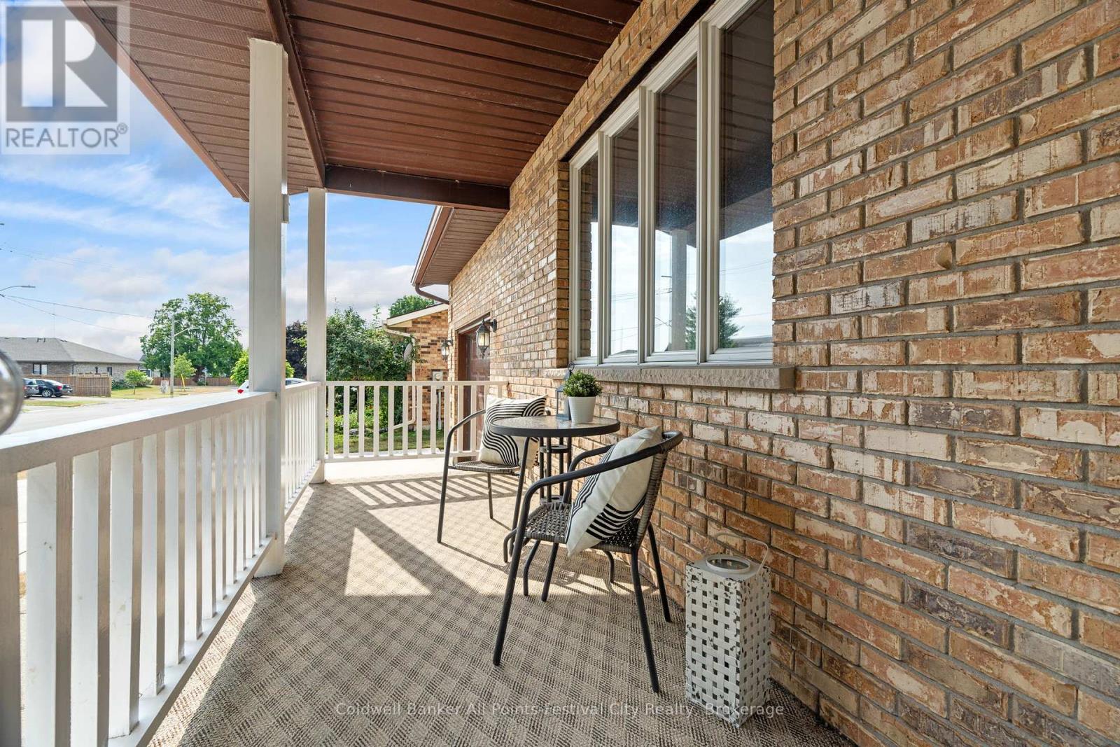 215 Bennett Street E, Goderich, Ontario  N7A 1A8 - Photo 4 - X12341704