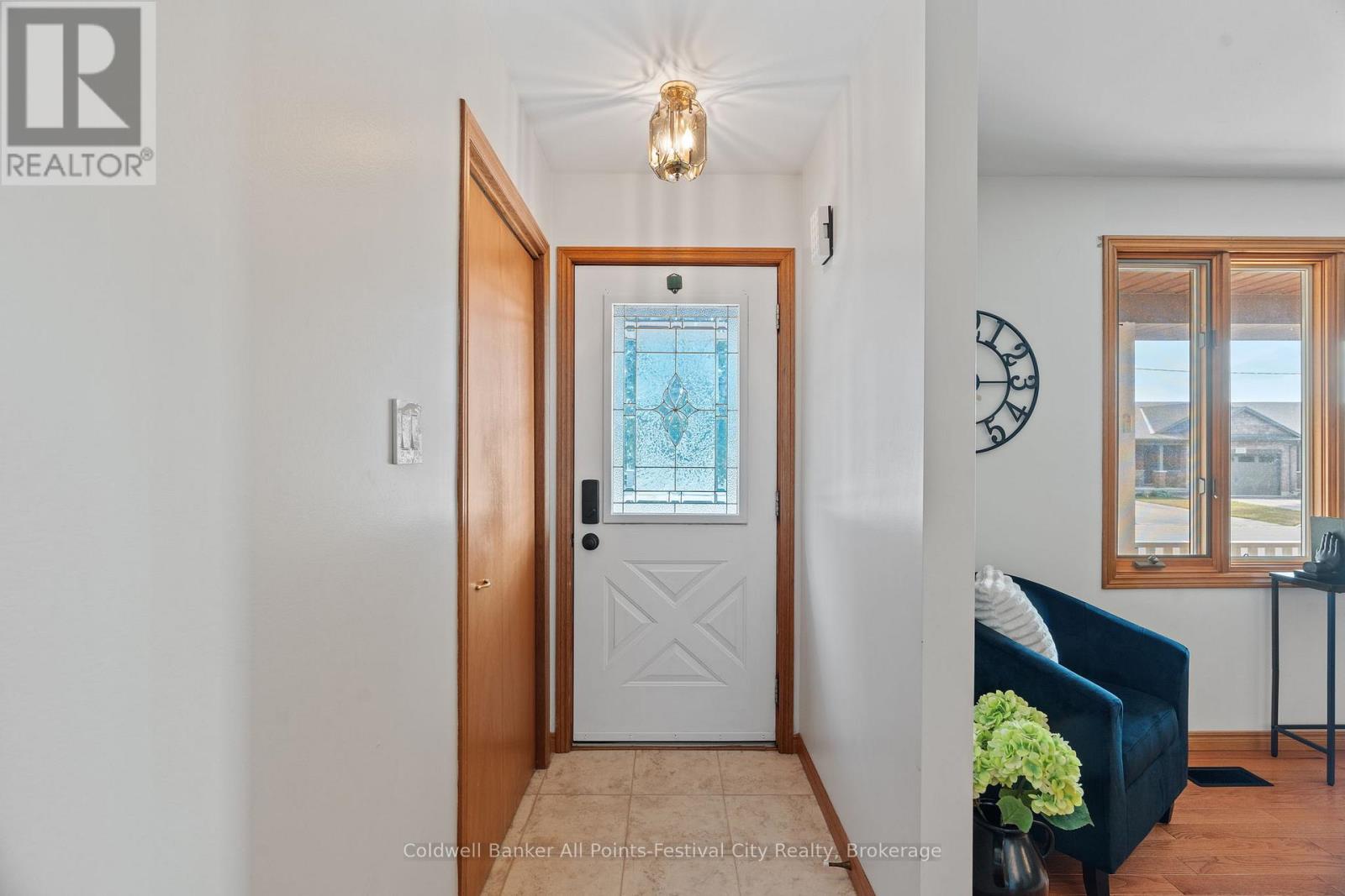 215 Bennett Street E, Goderich, Ontario  N7A 1A8 - Photo 5 - X12341704
