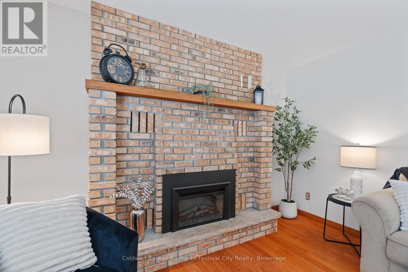 215 Bennett Street E, Goderich, Ontario  N7A 1A8 - Photo 8 - X12341704