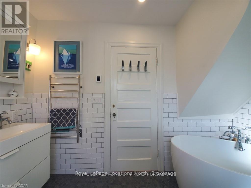 627 Eramosa Road, Guelph, Ontario  N1E 2N7 - Photo 22 - X12341772