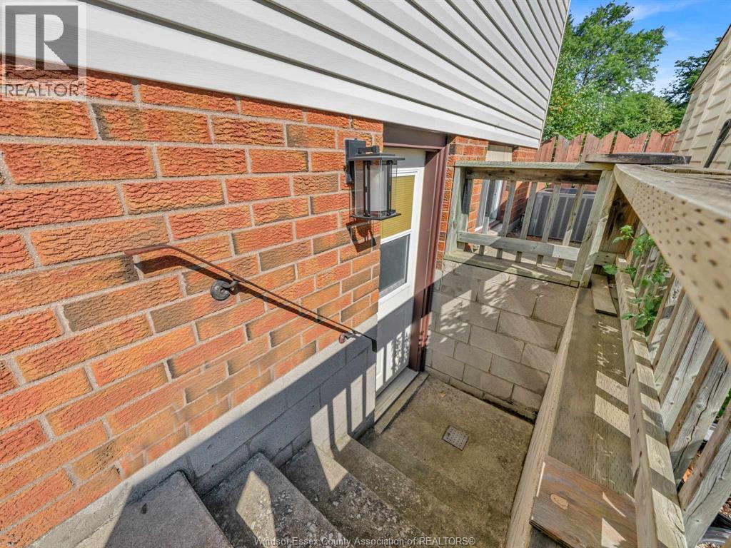 Property at 3310 Hemlock image 5