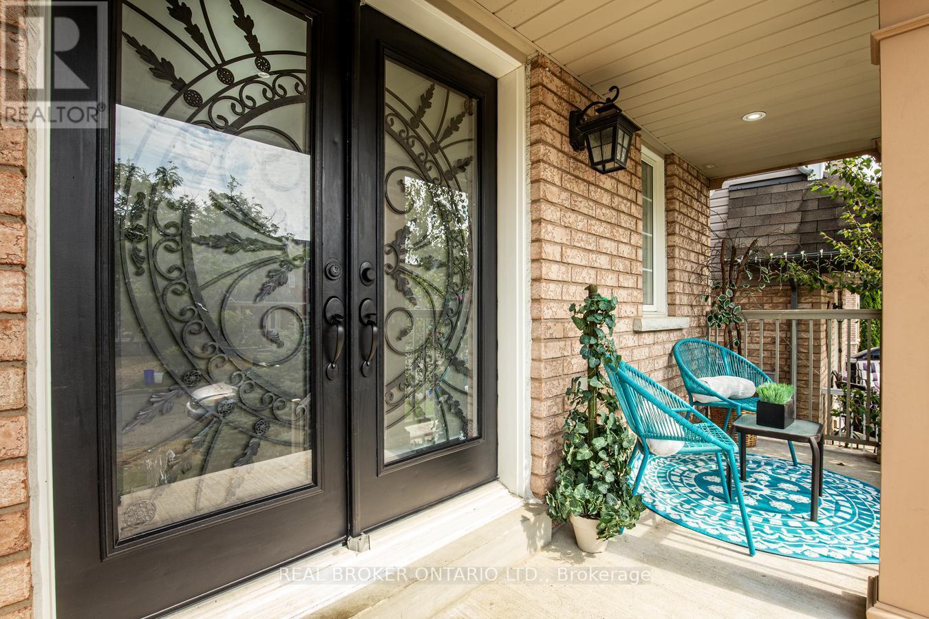 Property at 555 SHAFTSBURY STREET image 4