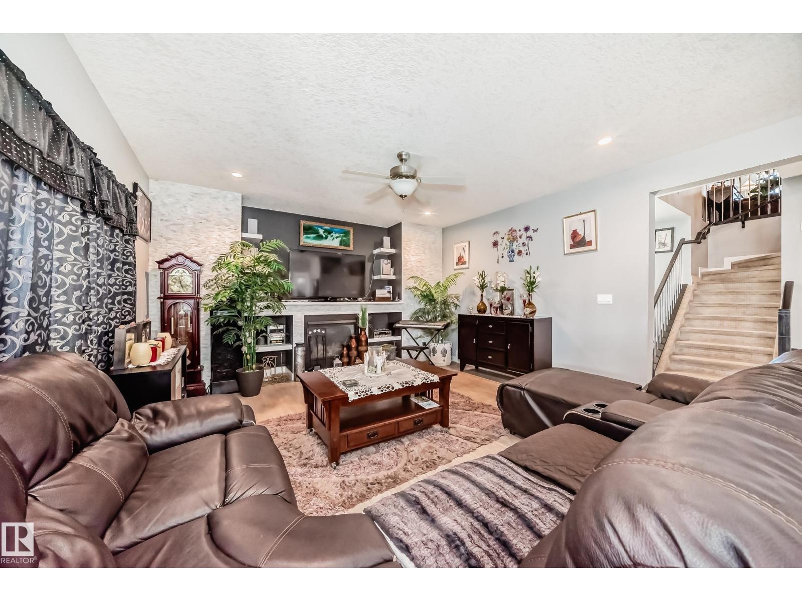 Property at 3808 TRIOMPHE BV image 5