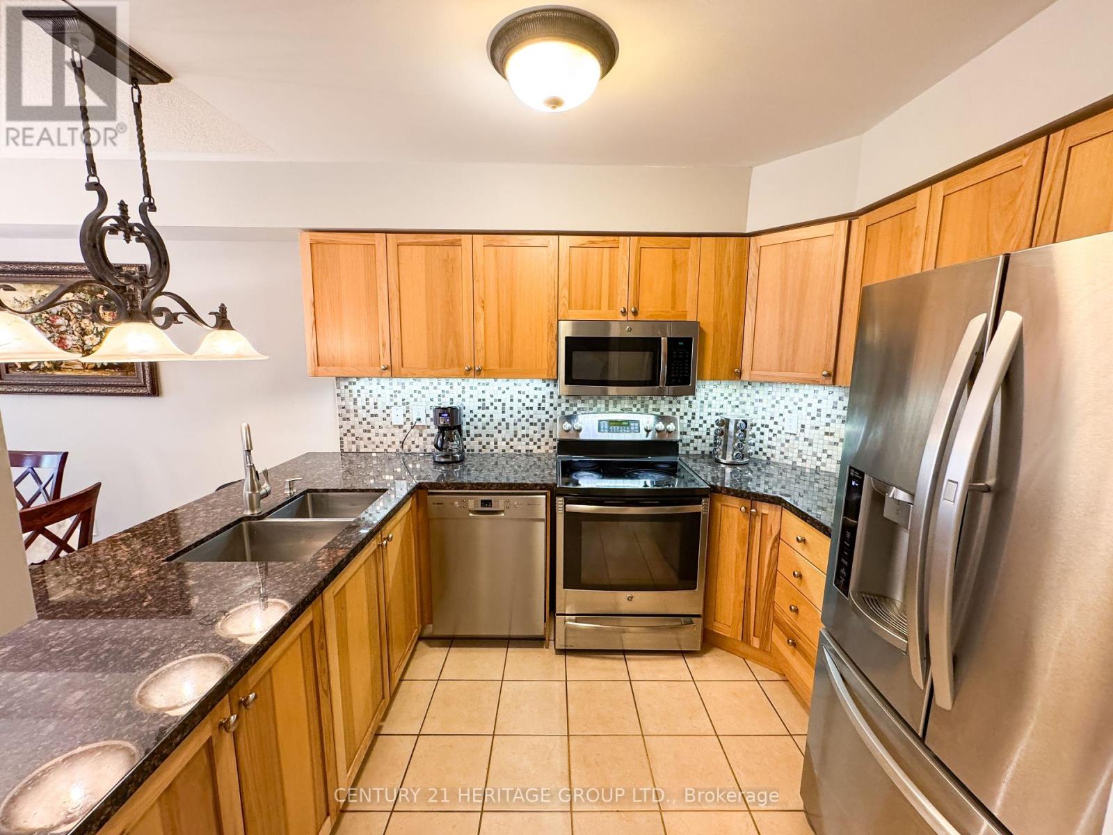 47 Christephen Crescent, Richmond Hill (Rouge Woods), Ontario  L4S 2S6 - Photo 5 - N12341307